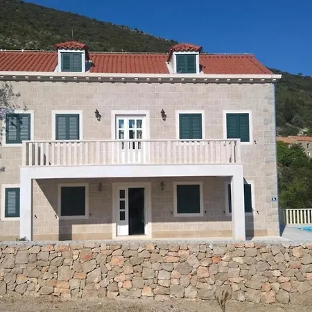 Leen Dubrovnik